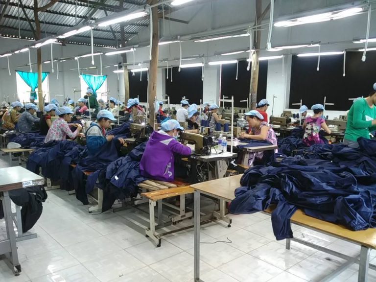 Cơ sở sản xuất áo mưa chất lượng vượt trội